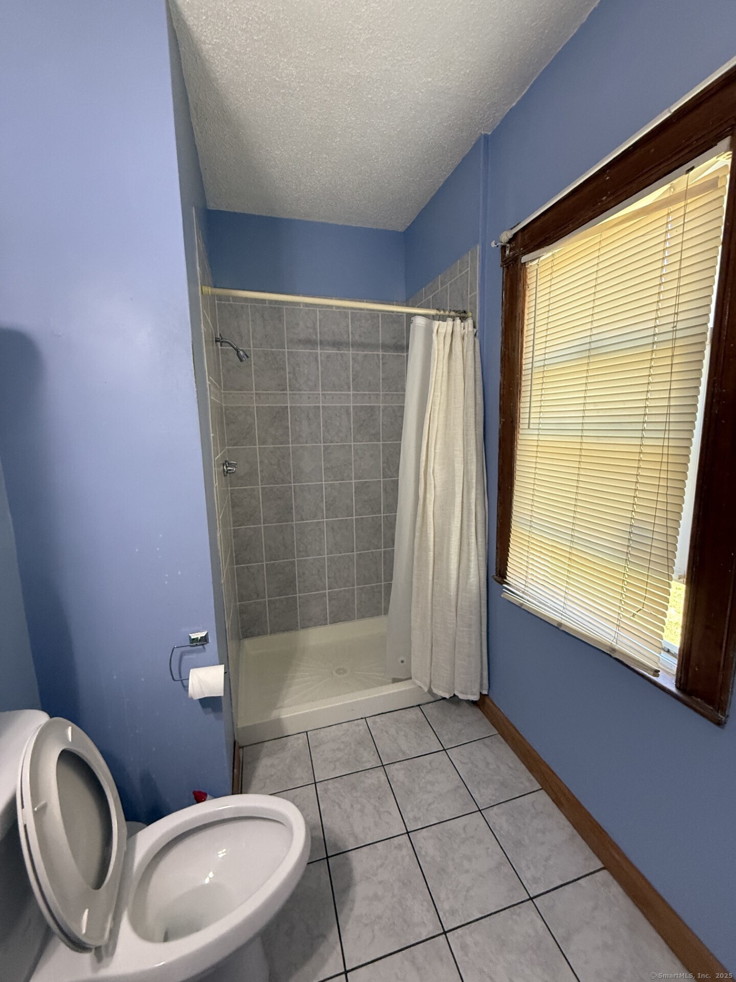 Hartford, Connecticut 06106, United States, 4 Bedrooms Bedrooms, ,3 BathroomsBathrooms,Residential,Pending,221264