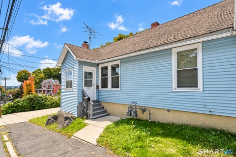 Photo of 113 Bunker Hill Avenue, Waterbury, CT 06708 (MLS # 24212026)