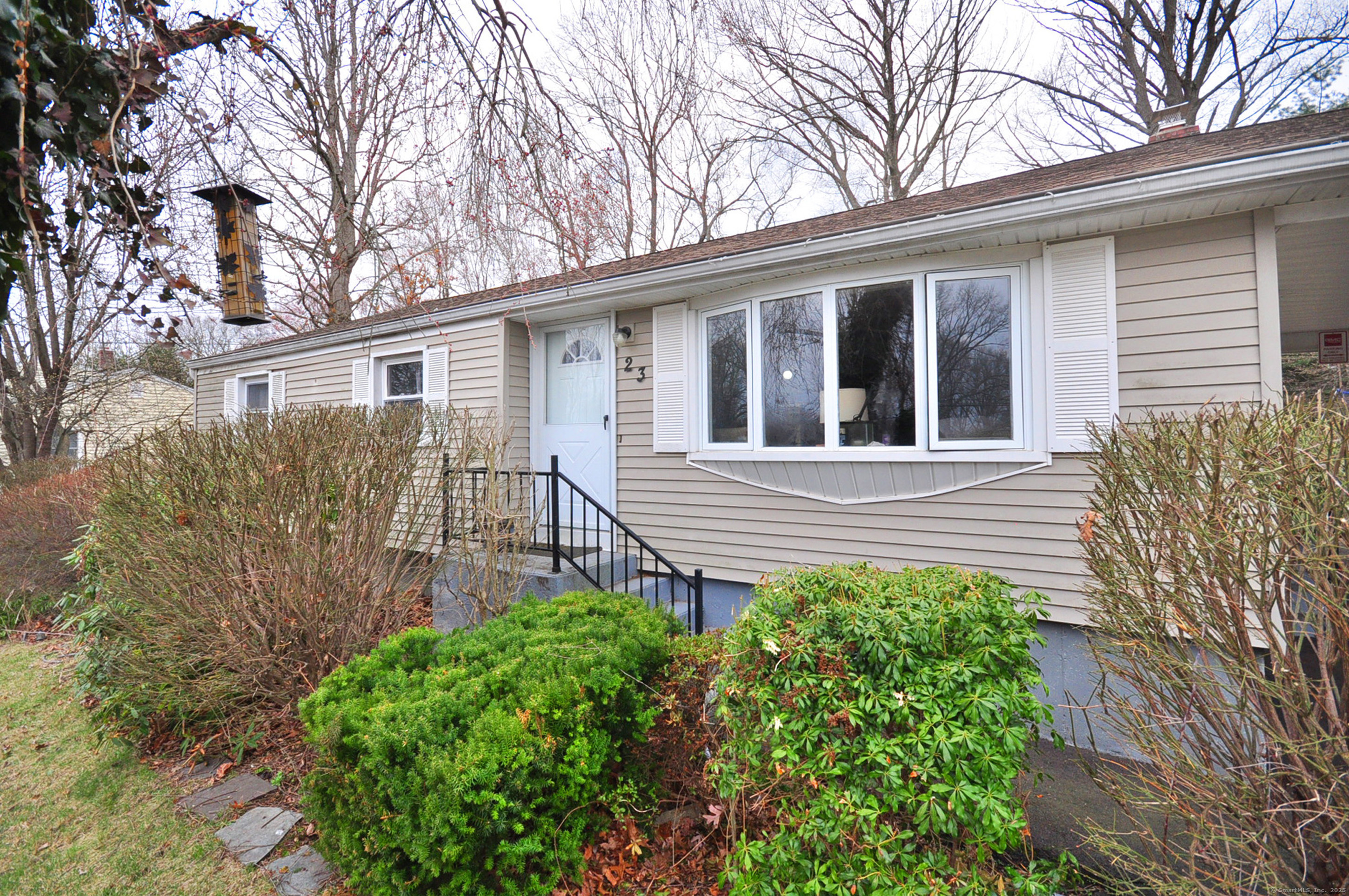 23 Bel Aire Drive, Plainville, Connecticut image 4