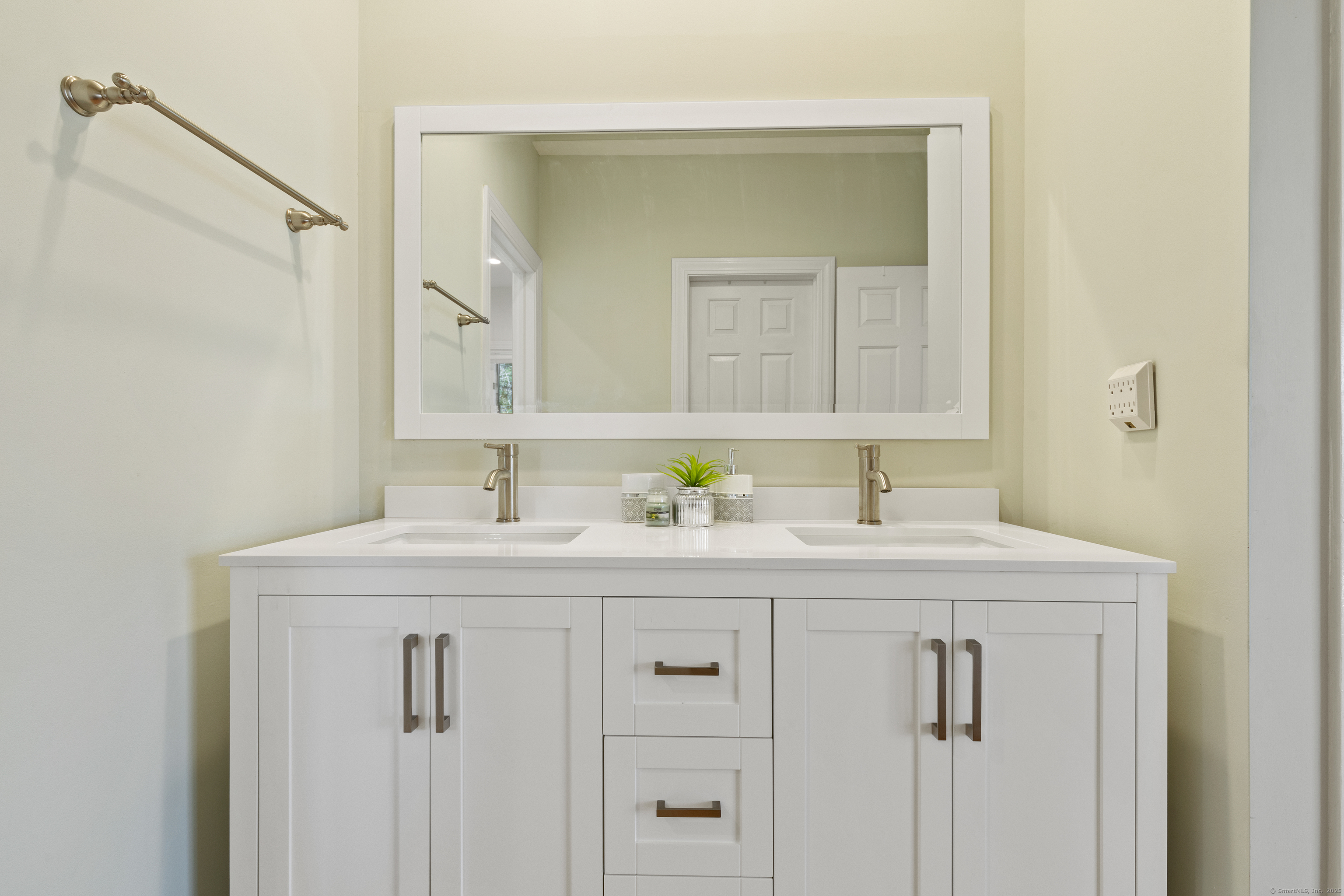 66 Beekman Place, Madison, Connecticut image 18