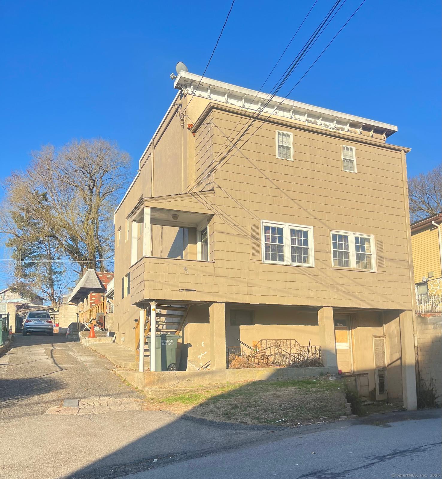 Property for Sale at Sampson Street, Bridgeport, Connecticut - Bedrooms: 5 
Bathrooms: 3 
Rooms: 12  - $495,000