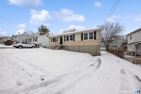Tiny photo for 9 High Top Circle E, Hamden, CT 06514 (MLS # 24142810)