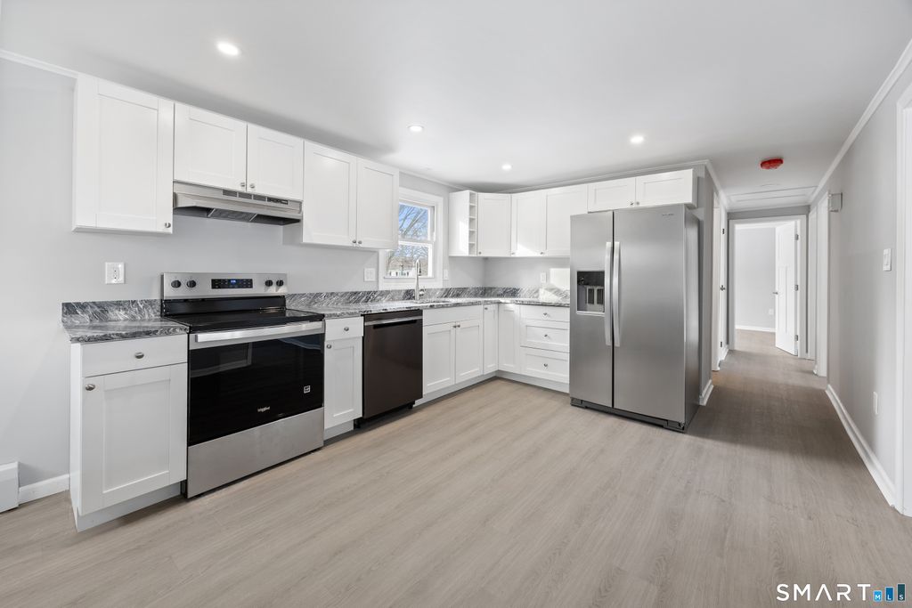 Photo of 9 High Top Circle E, Hamden, CT 06514 (MLS # 24142810)