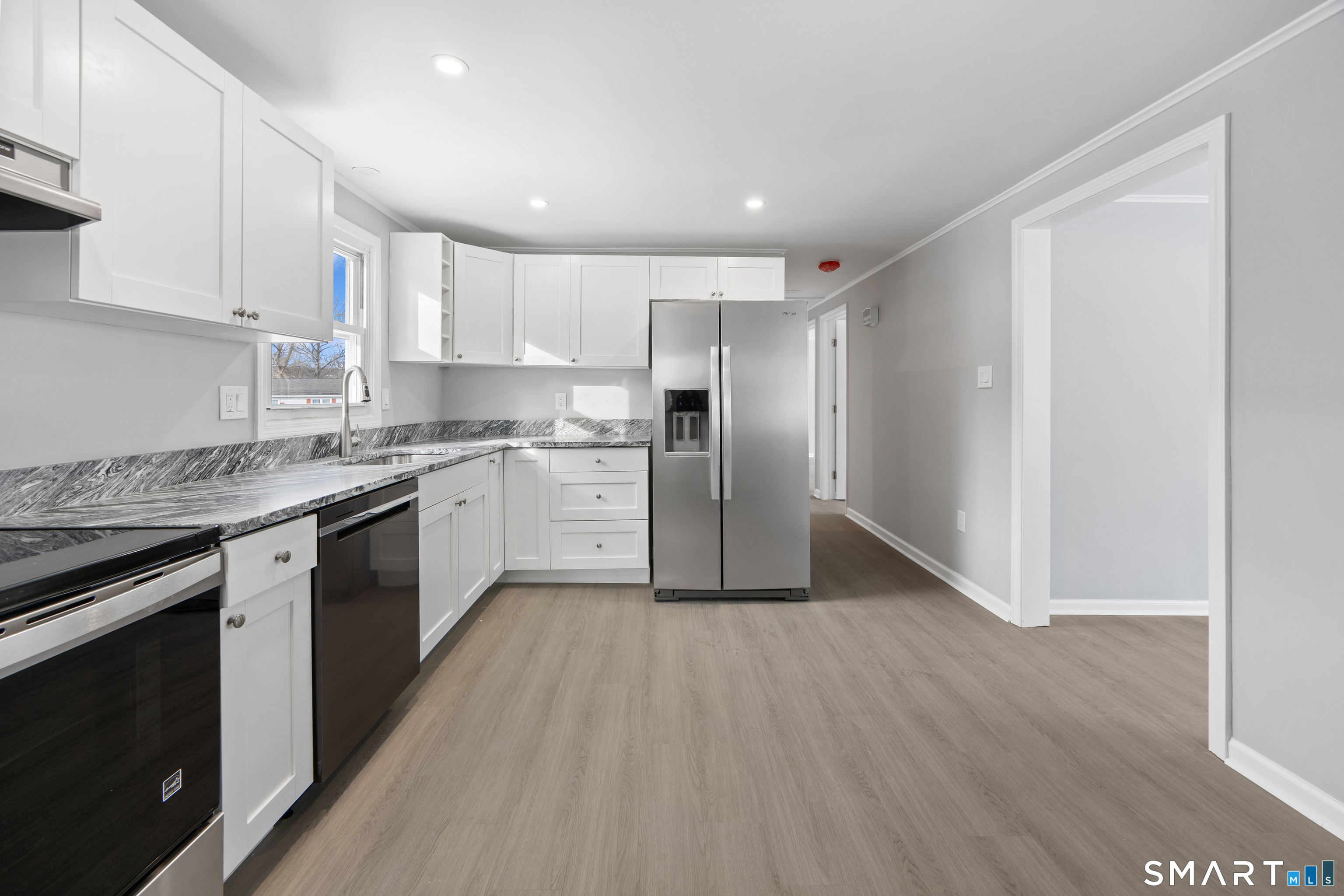 9 High Top Circle East