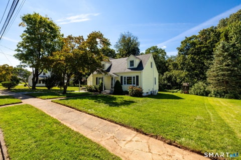 Photo of 16 Dorrance Place, Hamden, CT 06518 (MLS # 24205798)