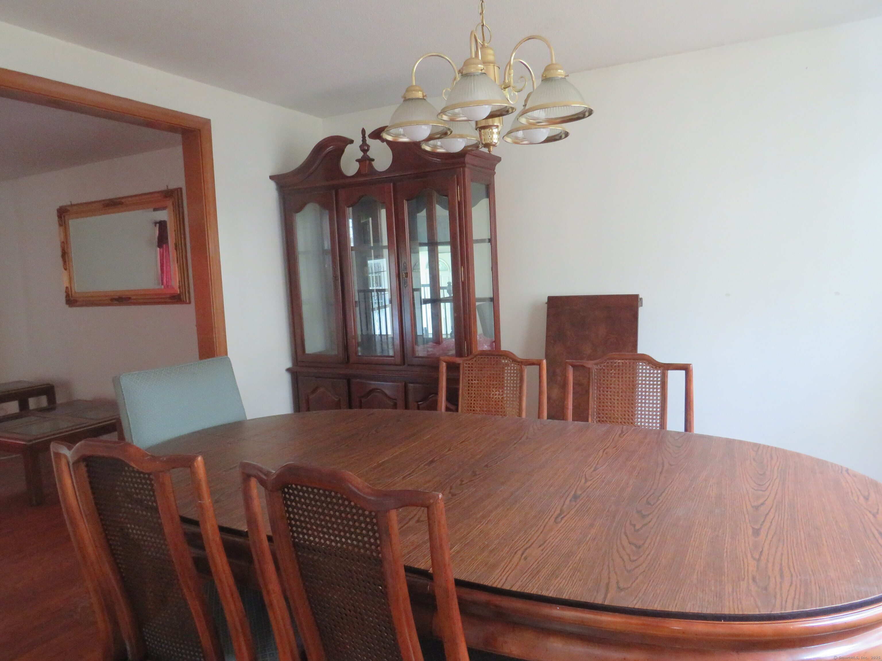 Windsor, Connecticut 06095, United States, 5 Bedrooms Bedrooms, ,3 BathroomsBathrooms,Residential,Active,157512