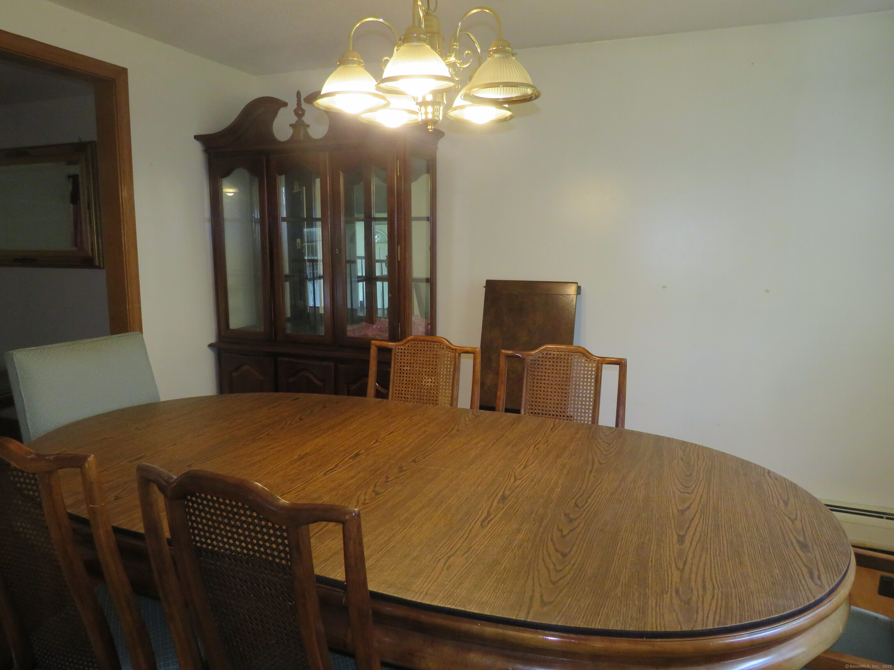 Windsor, Connecticut 06095, United States, 5 Bedrooms Bedrooms, ,3 BathroomsBathrooms,Residential,Active,157512