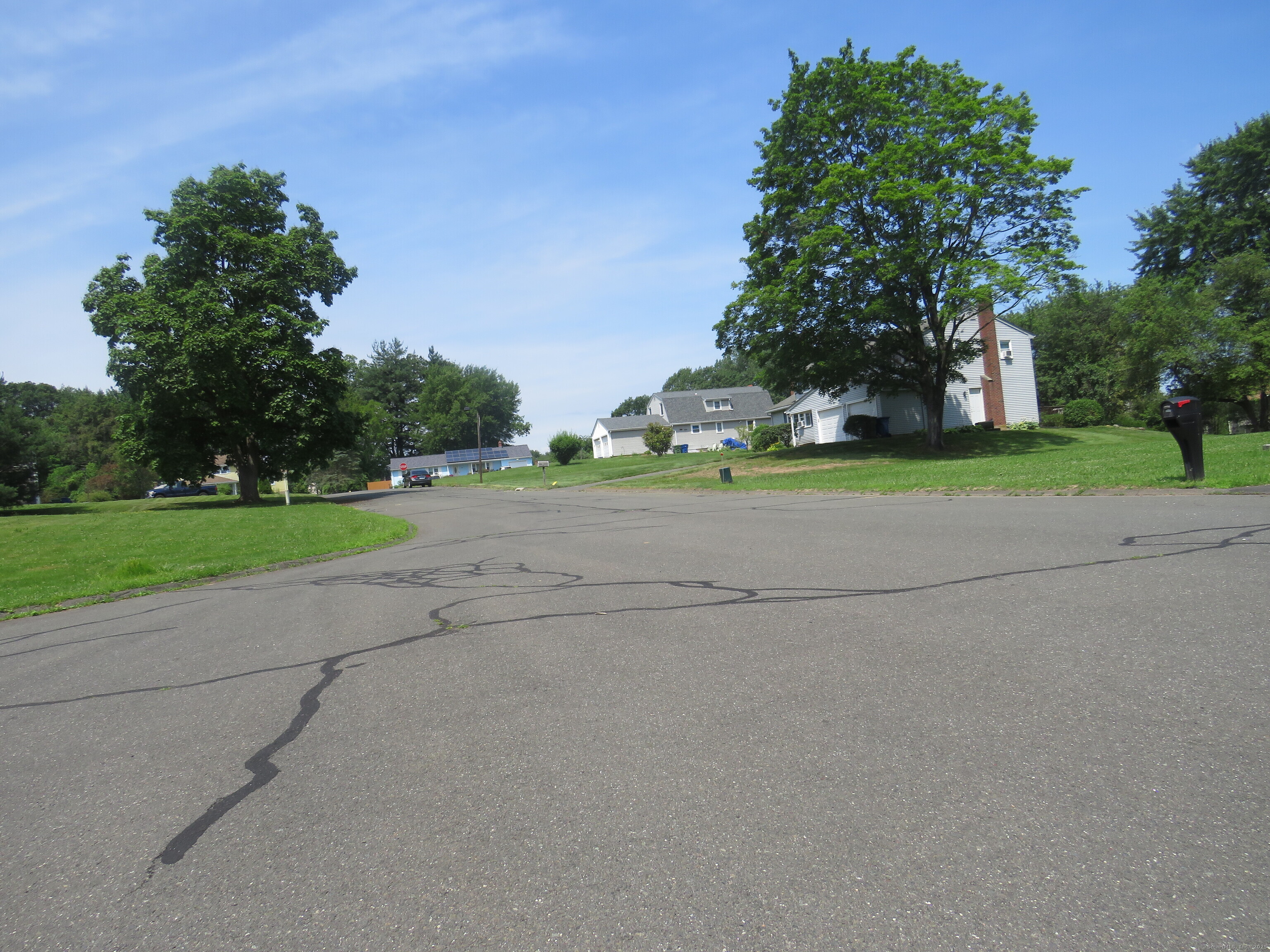 Windsor, Connecticut 06095, United States, 5 Bedrooms Bedrooms, ,3 BathroomsBathrooms,Residential,Active,157512