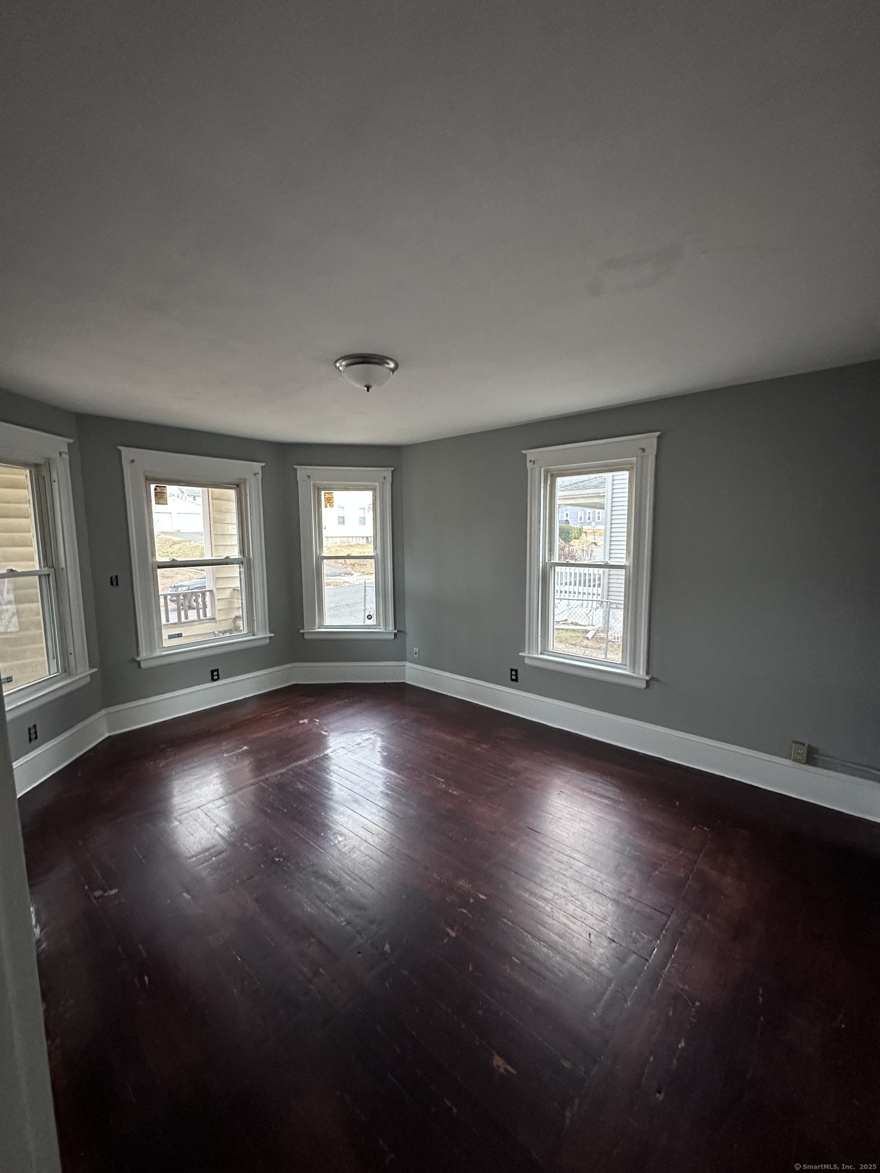 154 Fairview Street 1st Floor, New Britain, Connecticut - 3 Bedrooms  
1 Bathrooms  
6 Rooms - 