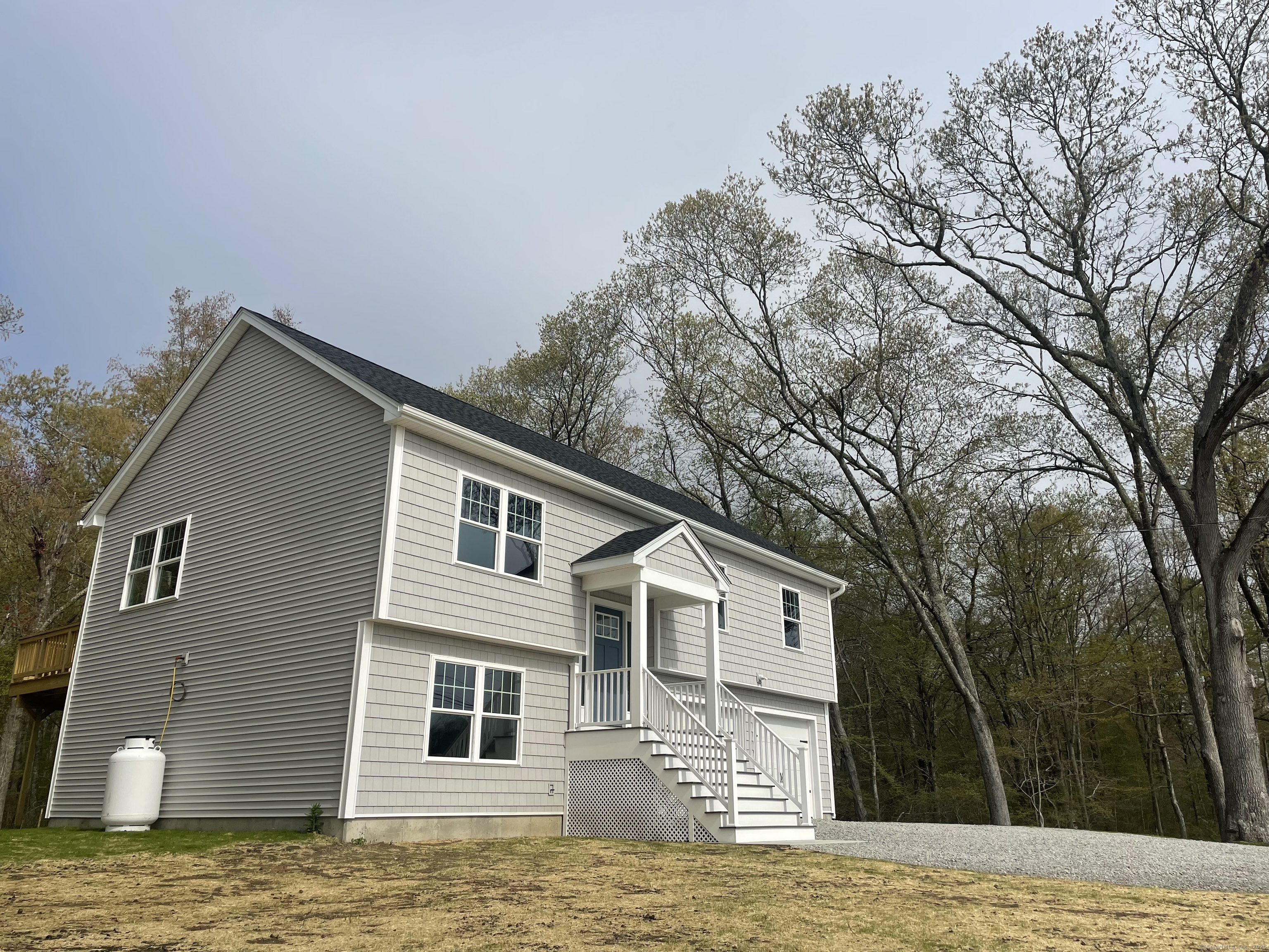 Fishtown Road, Groton, Connecticut - 3 Bedrooms  
3 Bathrooms  
7 Rooms - 