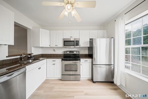 Tiny photo for 7 Taft Point #51, Waterbury, CT 06708 (MLS # 24202268)