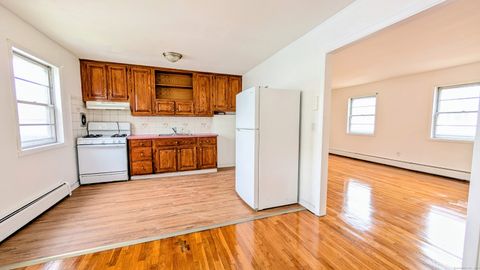 Photo of 14 Fairview Drive #APT 4, Danbury, CT 06810 (MLS # 24132358)