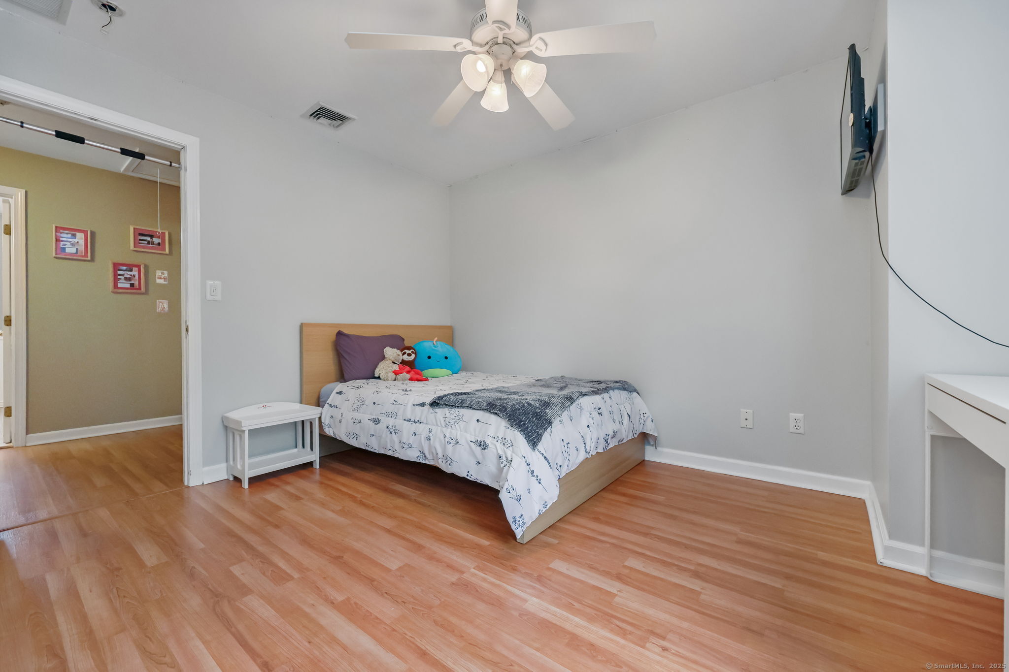 19 Elizabeth Street, Trumbull, Connecticut image 32