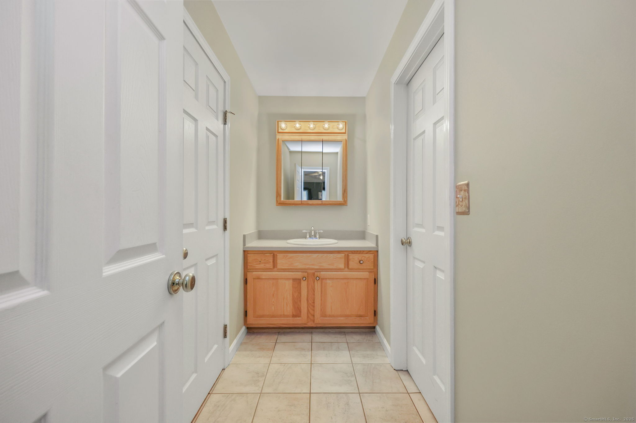 19 Elizabeth Street, Trumbull, Connecticut image 25