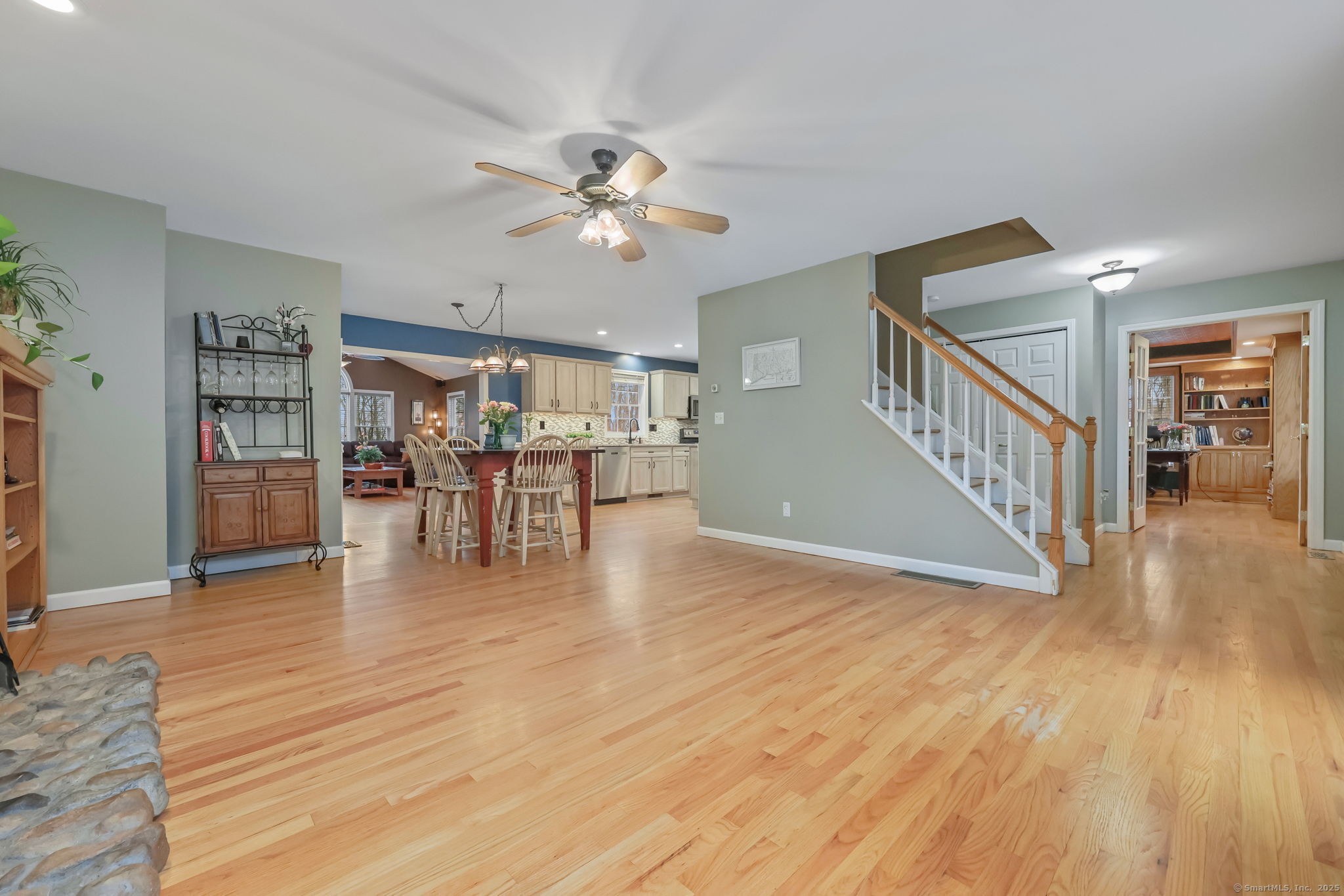 19 Elizabeth Street, Trumbull, Connecticut image 4