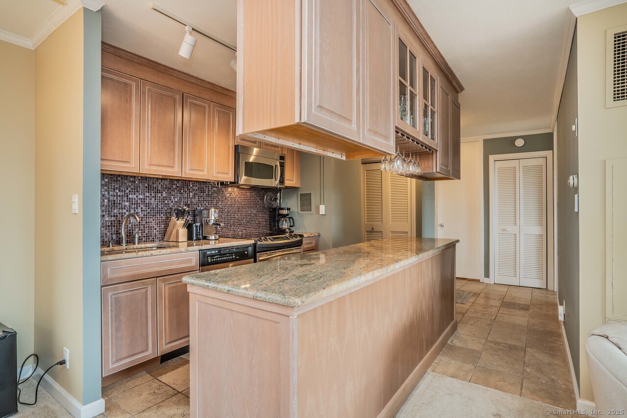 Hartford, Connecticut 06103, United States, 1 Bedroom Bedrooms, ,1 BathroomBathrooms,Residential,Active,165567