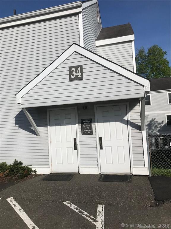 55 Mill Plain Road 34-7, Danbury, Connecticut - 1 Bedrooms  
1 Bathrooms  
3 Rooms - 