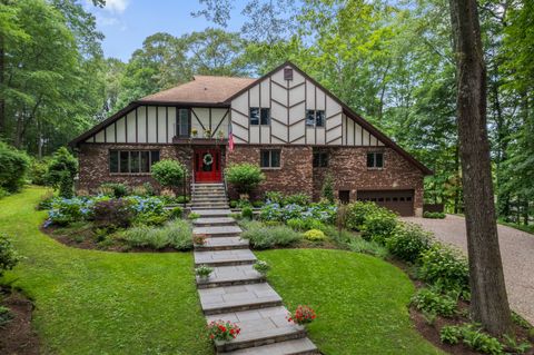 19 Pumpkin Hill Road Trumbull CT 06611