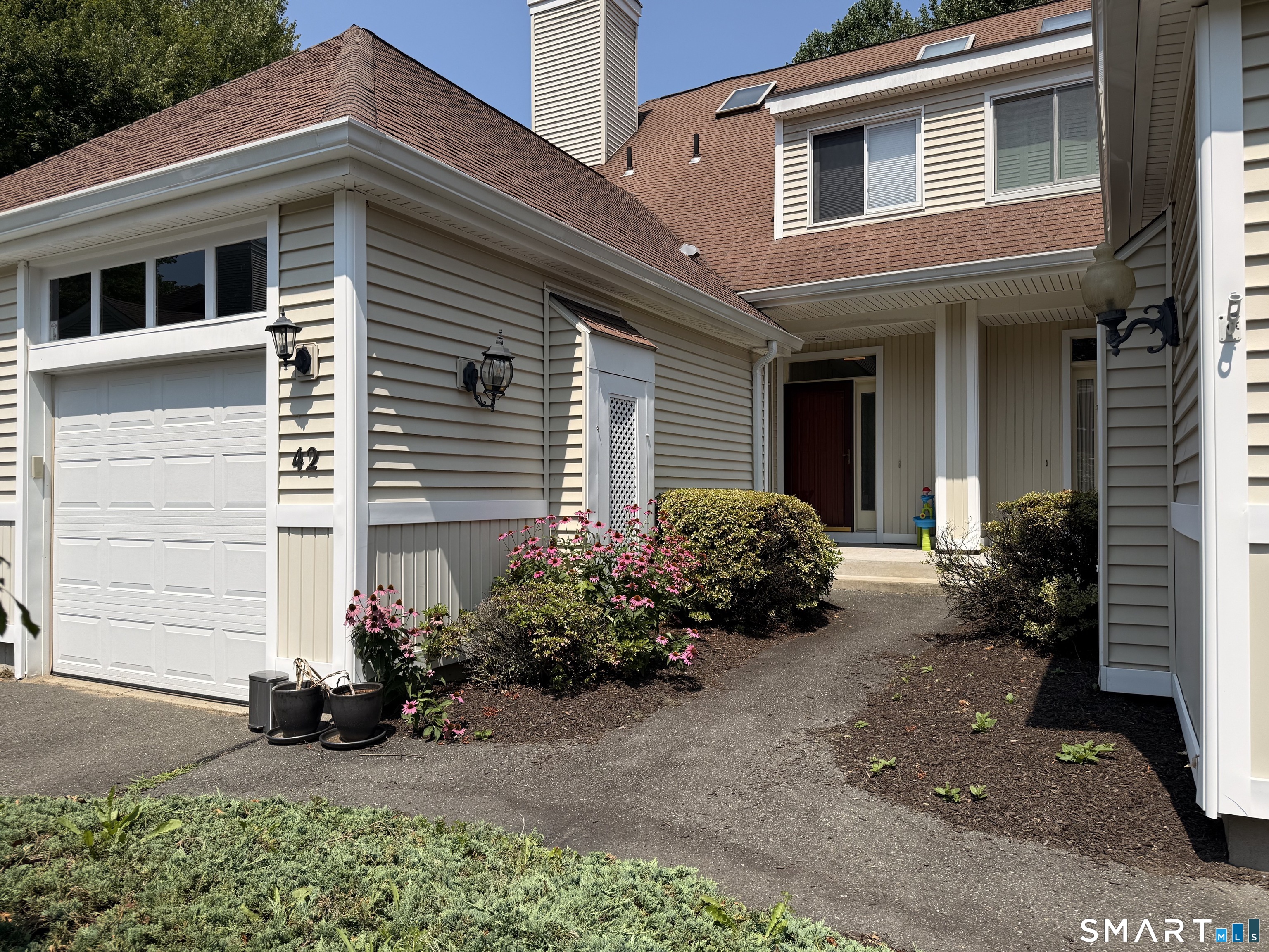 42 Summerfield Gardens 42