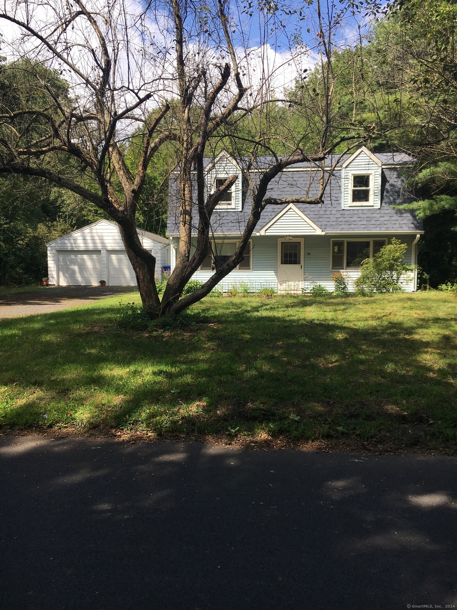 99 Stoughton Road, East Windsor, Connecticut 319,000, ID 24042871