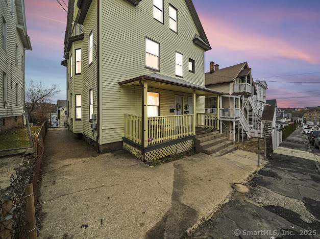 Property for Sale at South Street, Waterbury, Connecticut - Bedrooms: 7 
Bathrooms: 3 
Rooms: 16  - $369,900