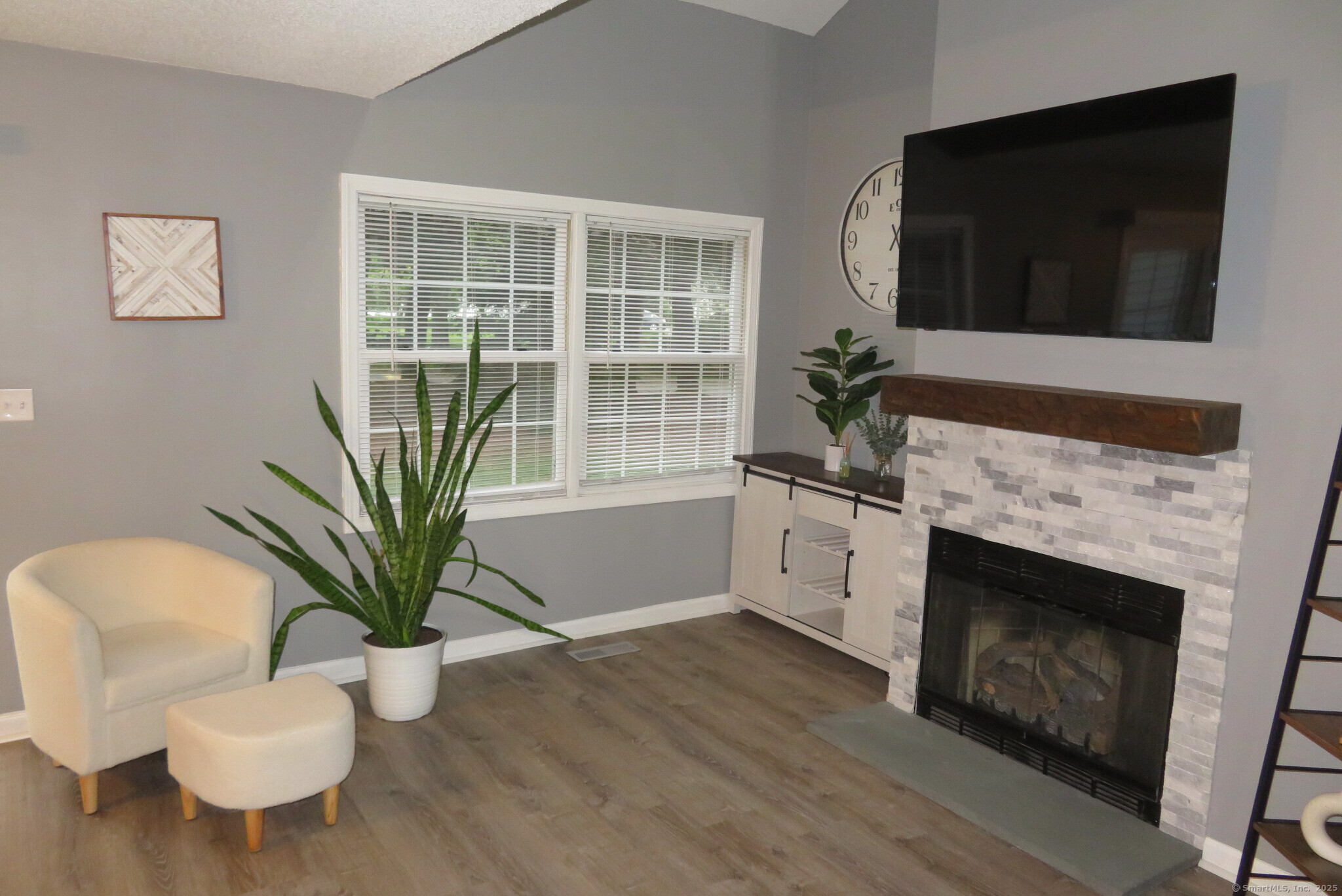 806 Fieldstone Court #806, Colchester, Connecticut image 5