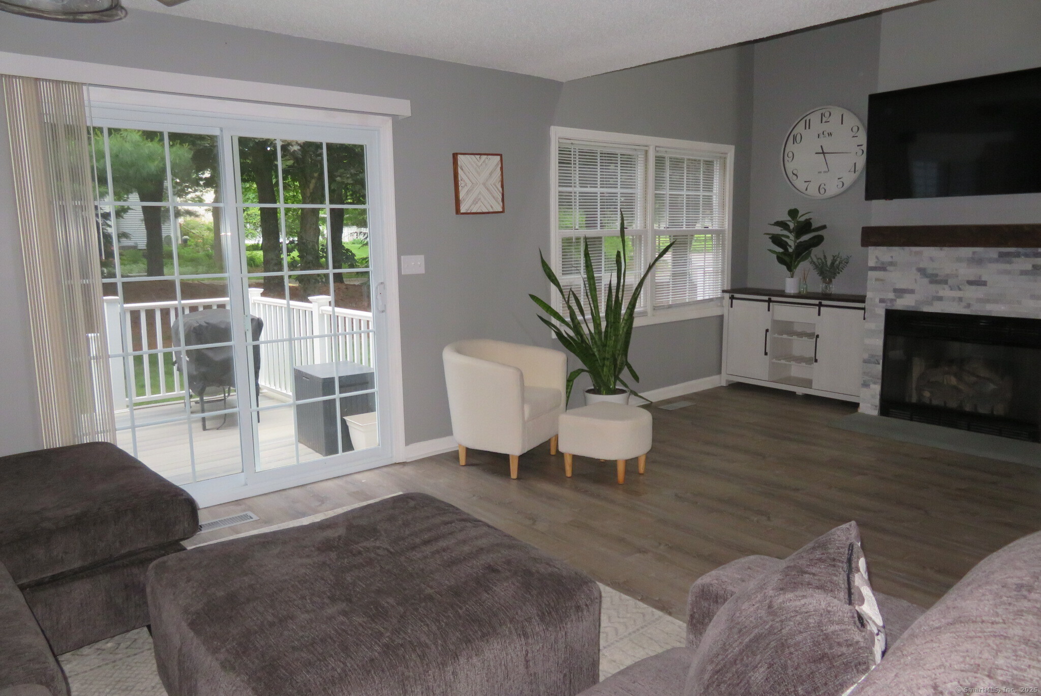 806 Fieldstone Court #806, Colchester, Connecticut image 3