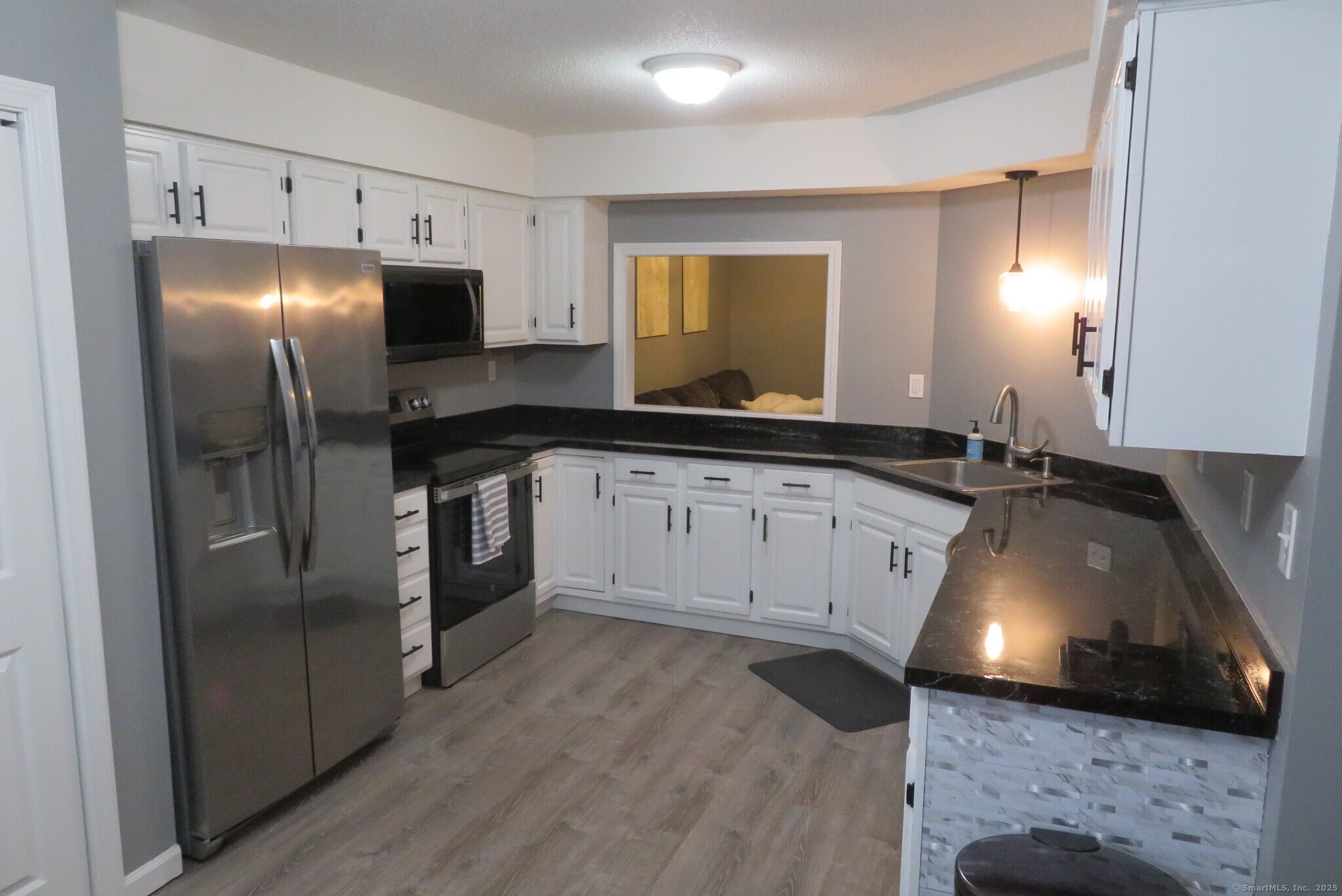 806 Fieldstone Court #806, Colchester, Connecticut image 7