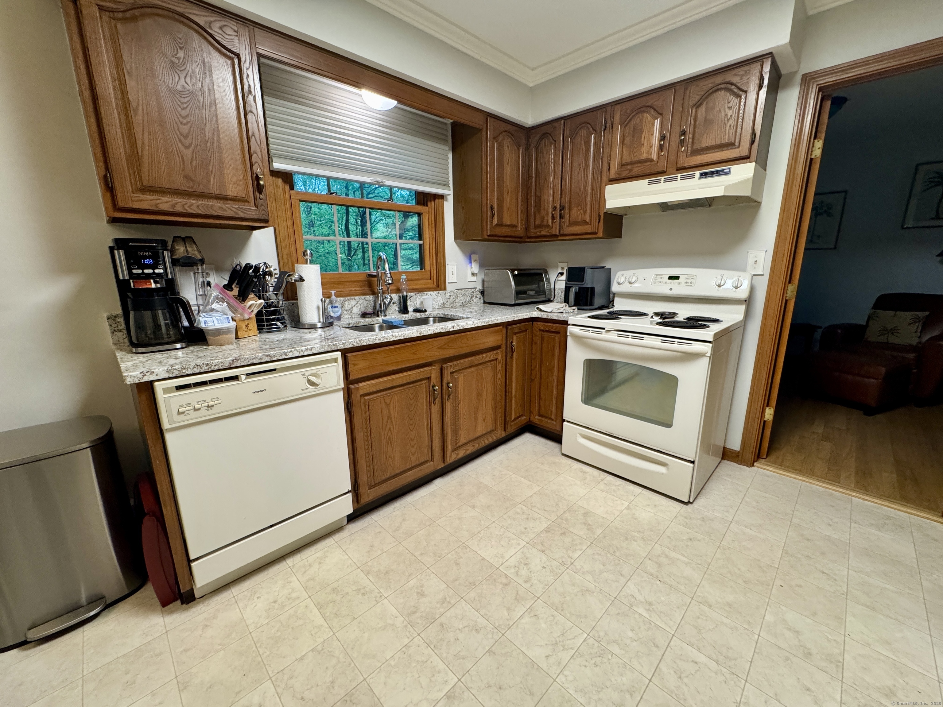 15 Old Village Lane, Farmington, Connecticut image 12