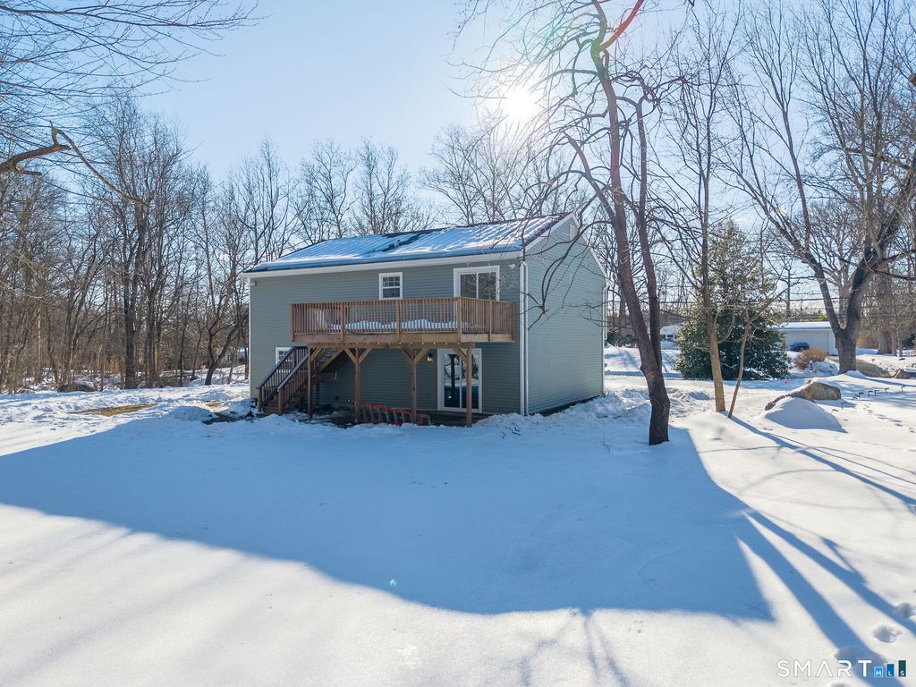 Photo of 18 Oakhill Avenue, Norwalk, CT 06854 (MLS # 24154775)