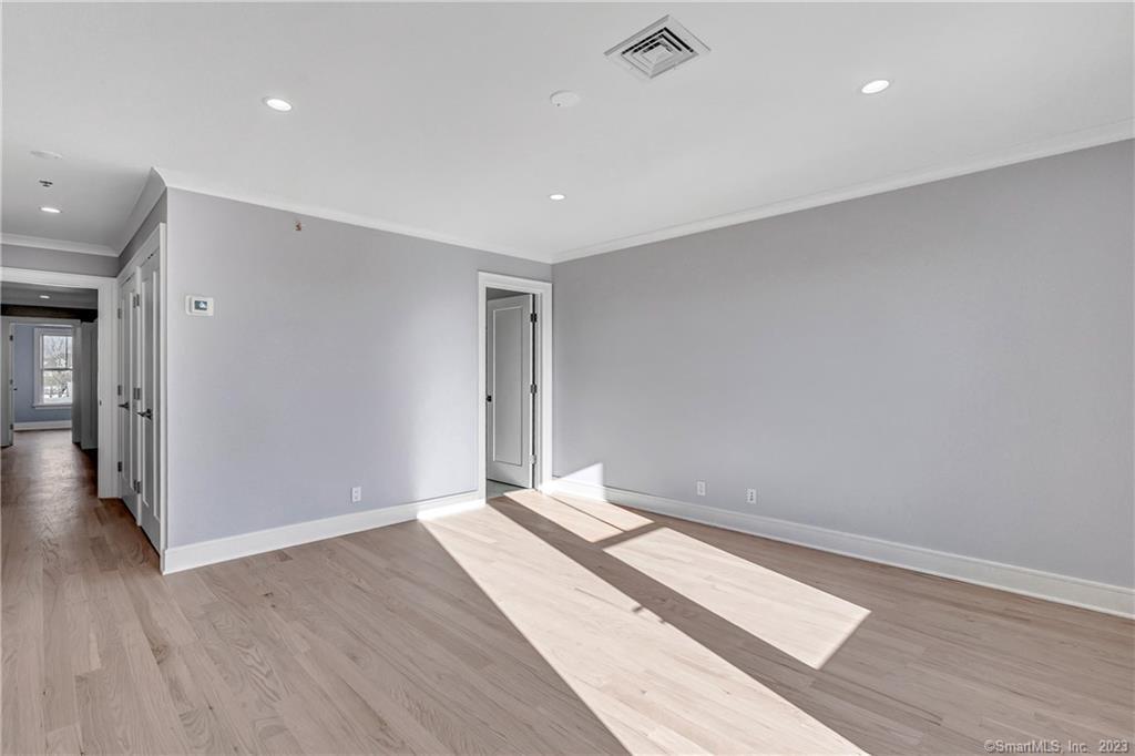 Photo 18 of 40 of 55 Washington Parkway 6 townhome