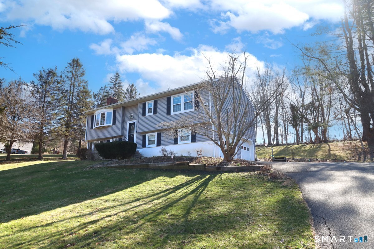 21 Rolling Glen Drive