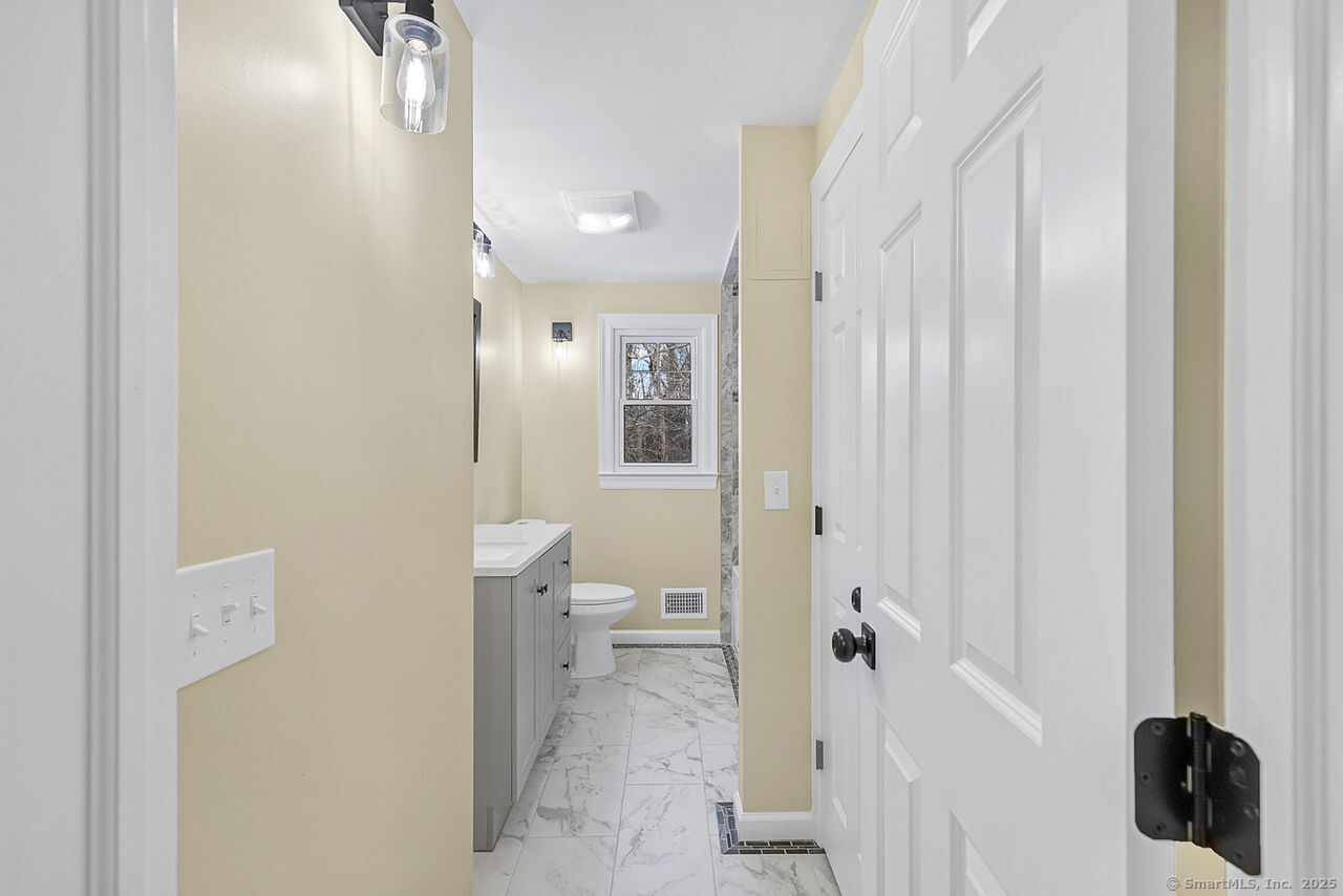 51 Jennifer Road, Hamden, Connecticut image 16