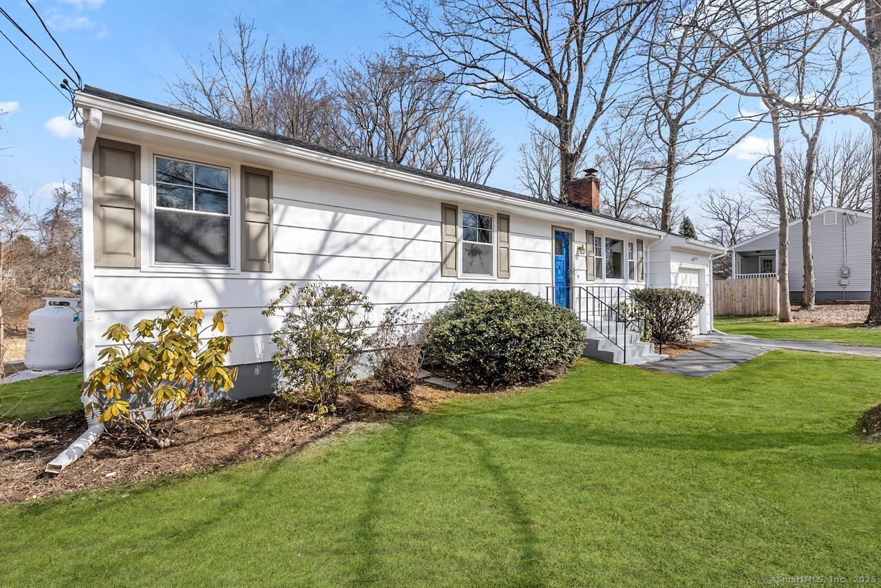 51 Jennifer Road, Hamden, Connecticut image 2