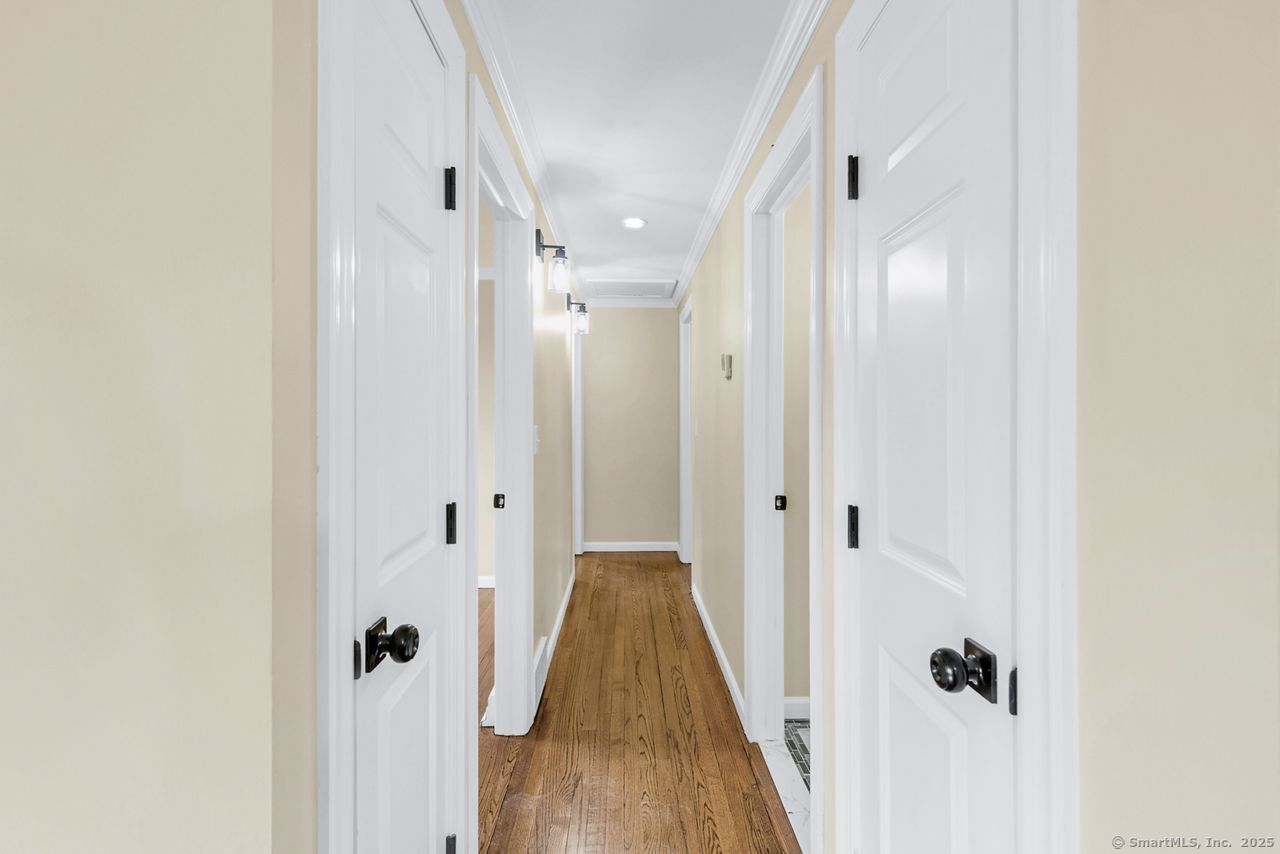 51 Jennifer Road, Hamden, Connecticut image 10