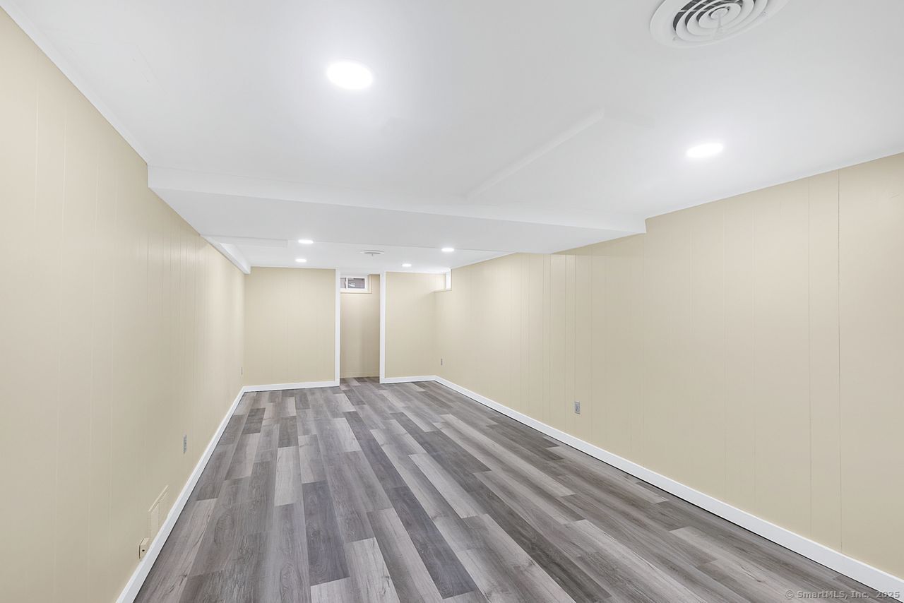 51 Jennifer Road, Hamden, Connecticut image 19