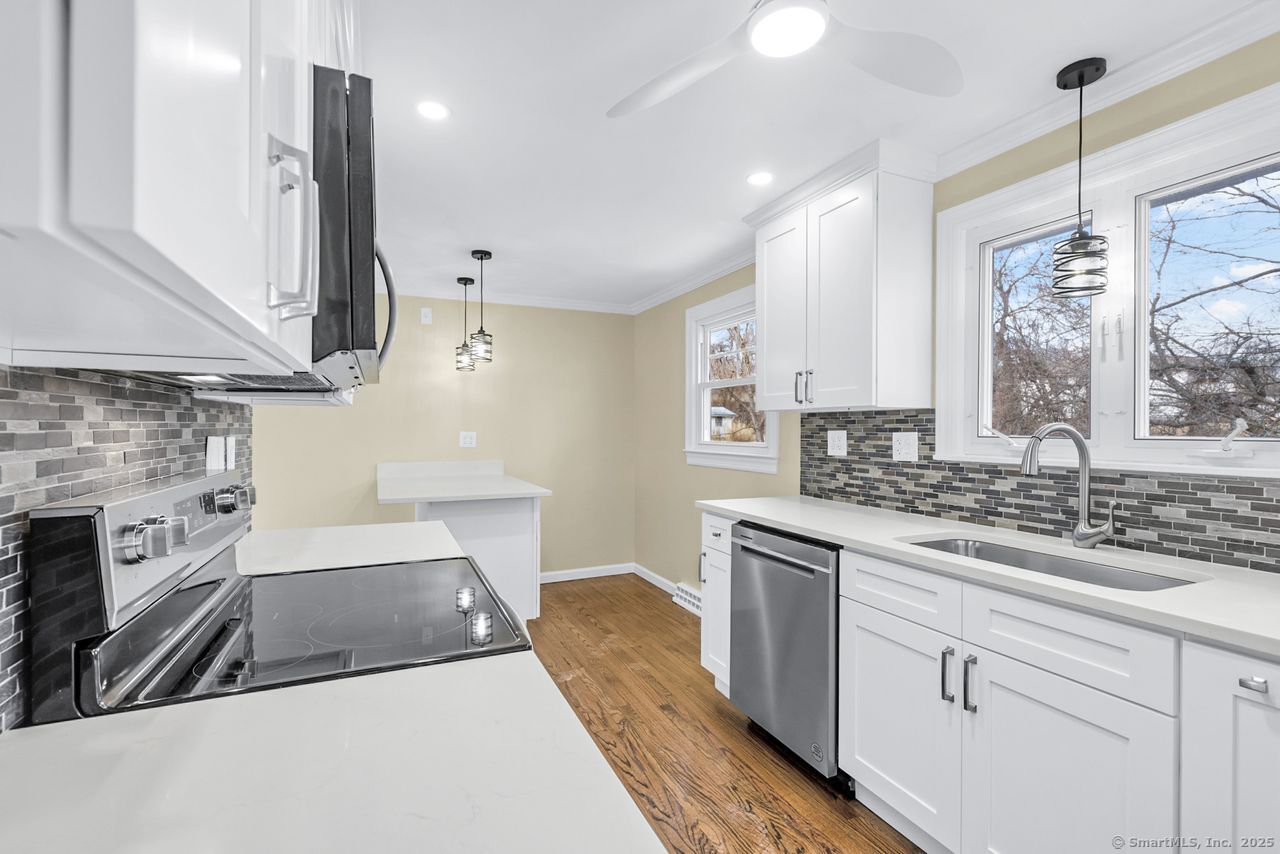51 Jennifer Road, Hamden, Connecticut image 8