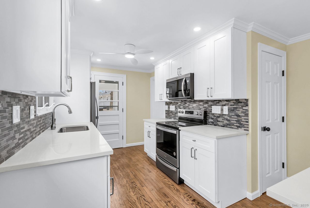 51 Jennifer Road, Hamden, Connecticut image 7
