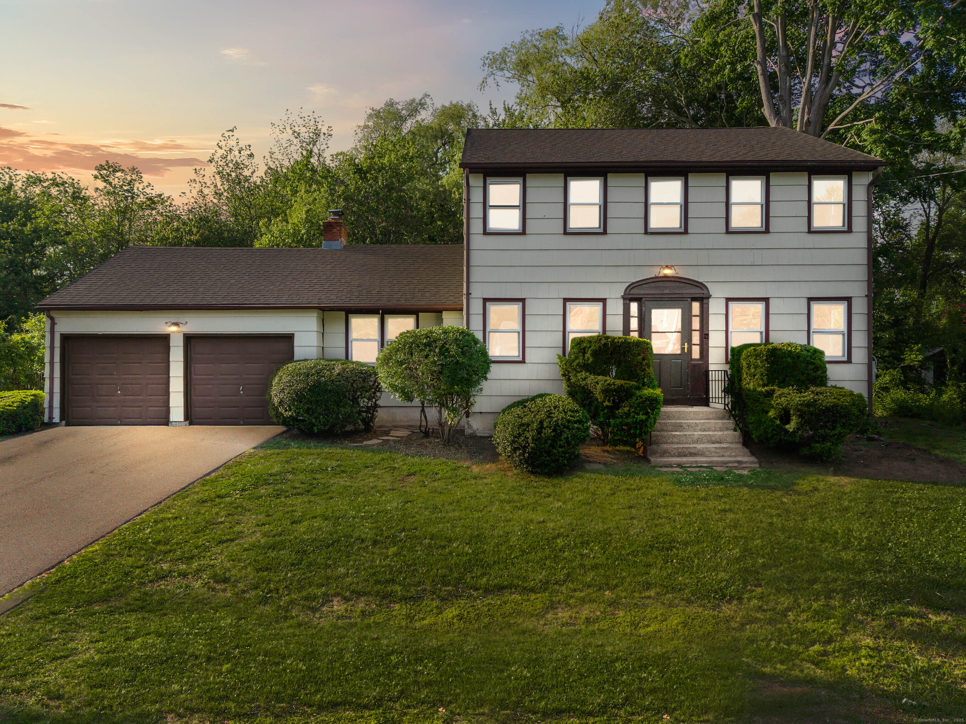 14 Meadowood Lane