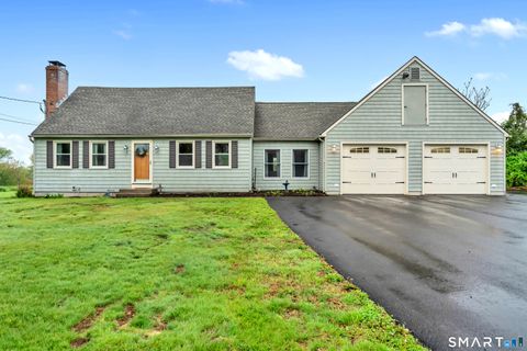Photo of 1015 Northrop Road, Wallingford, CT 06492 (MLS # 24172210)