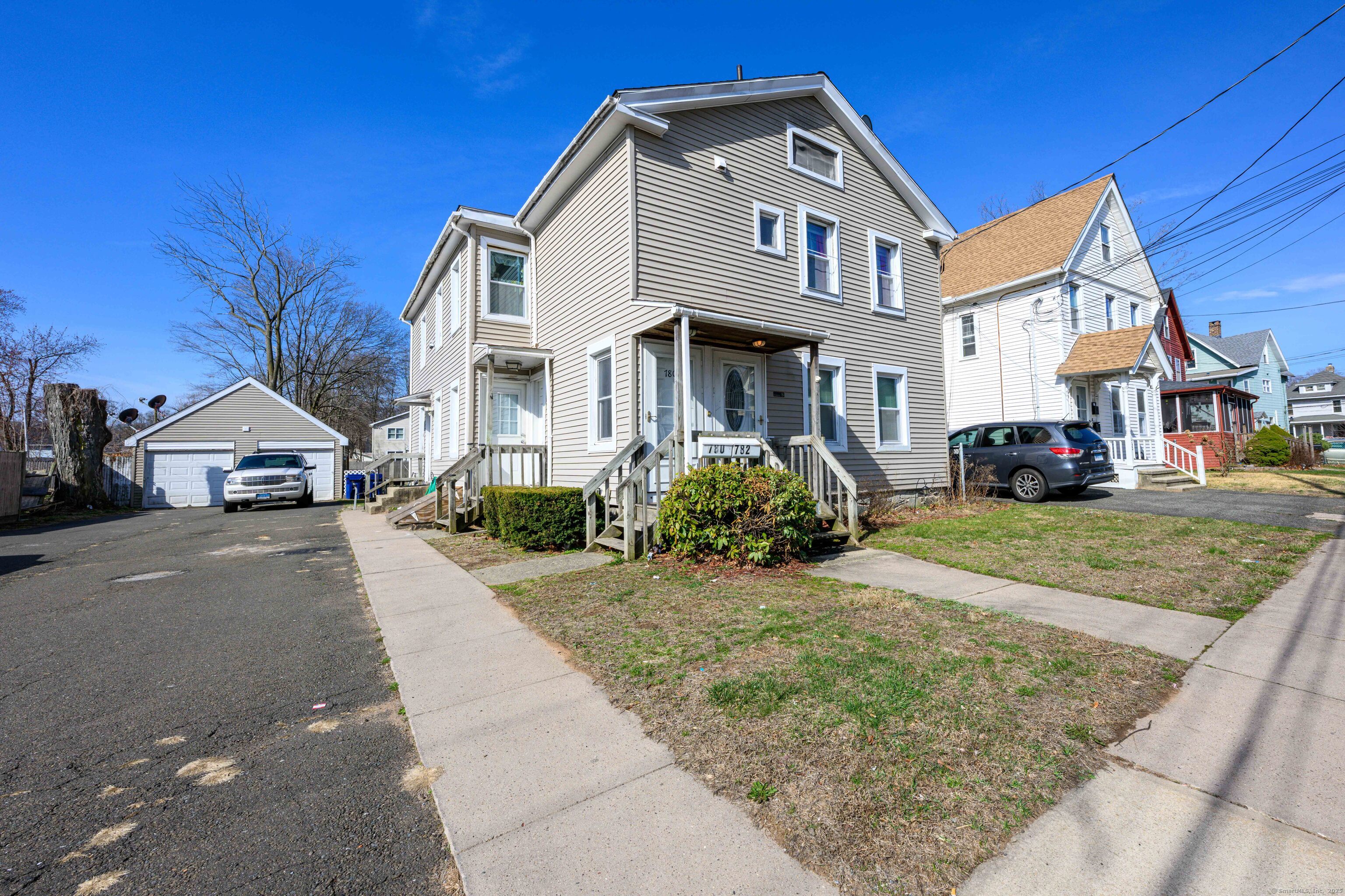Washington Avenue, West Haven, Connecticut - 6 Bedrooms  
2 Bathrooms  
10 Rooms - 