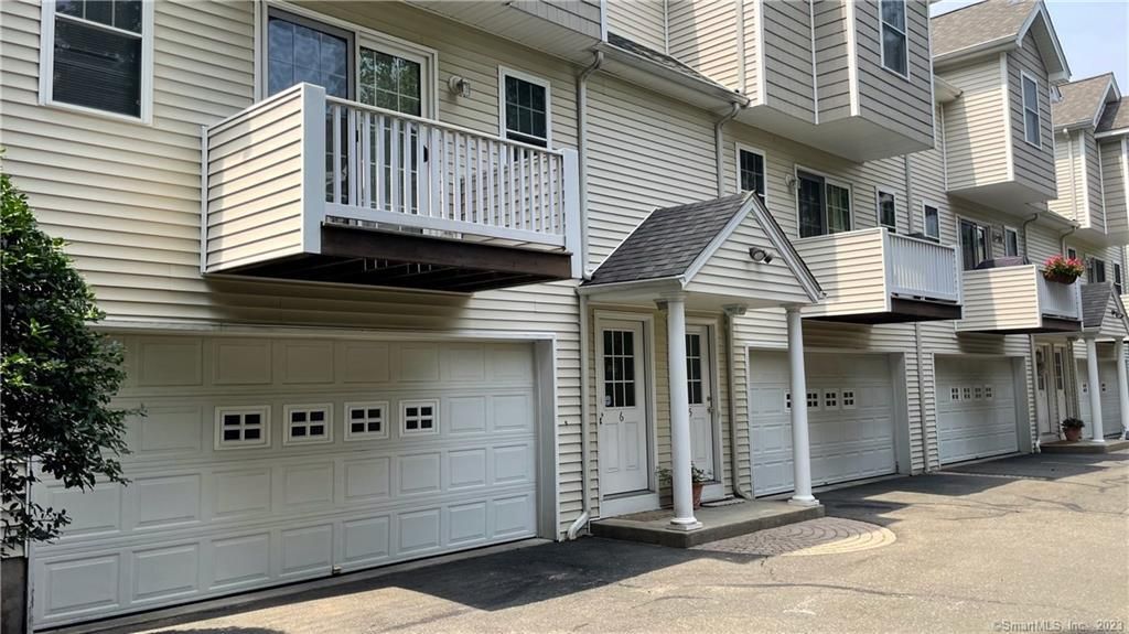 Photo of 35 Maple Tree Avenue #APT 6, Stamford, CT 06906 (MLS # 24139082)