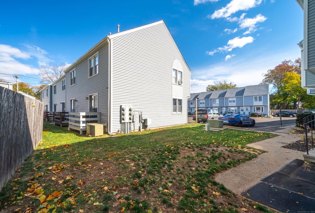 Photo of 484 First Avenue #APT 6, West Haven, CT 06516 (MLS # 24137589)