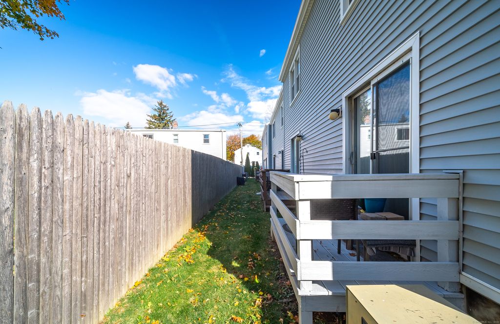 Photo of 484 First Avenue #APT 6, West Haven, CT 06516 (MLS # 24137589)