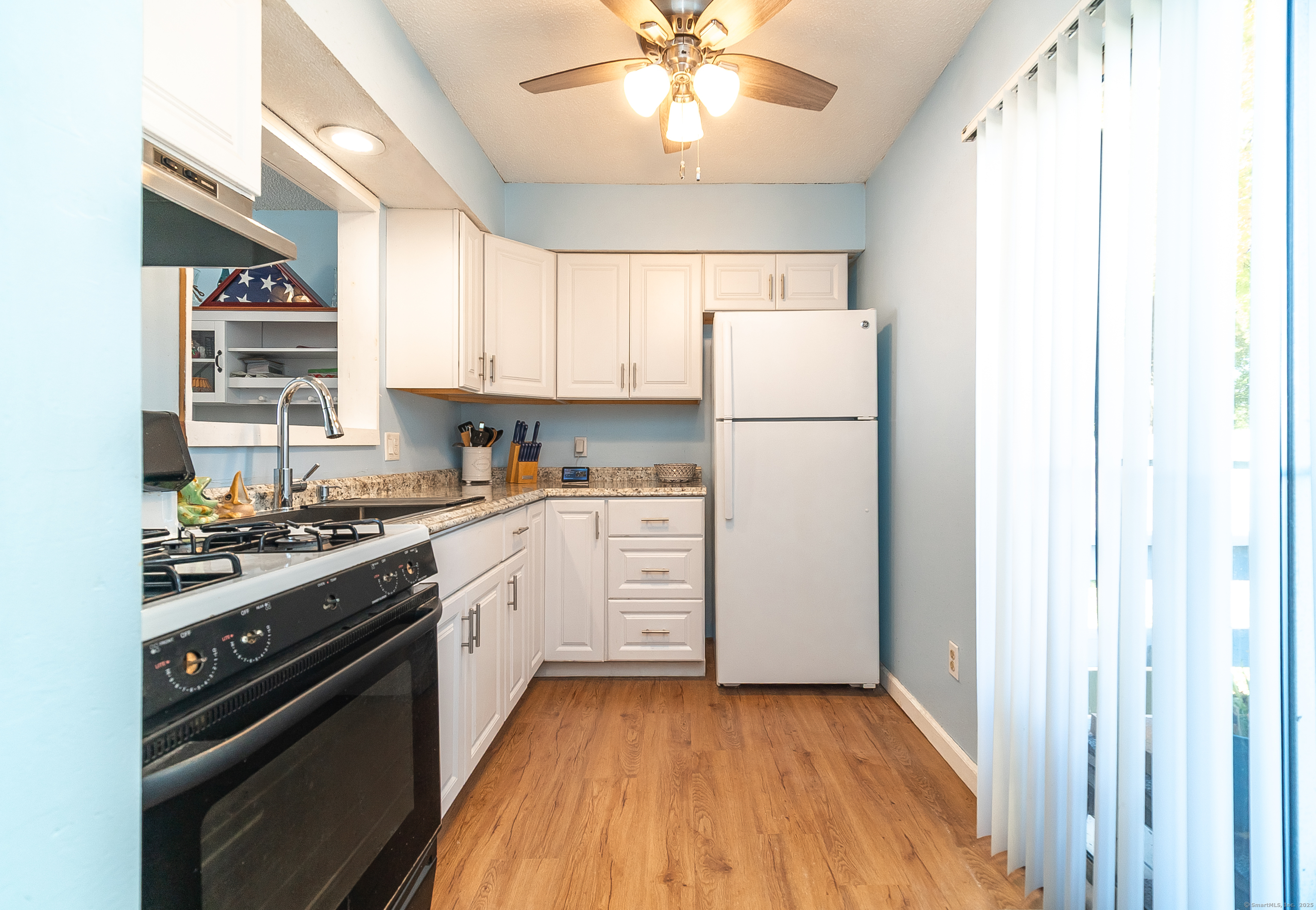 484 First Avenue APT 6