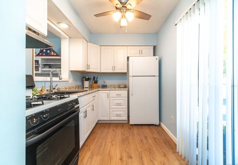 Tiny photo for 484 First Avenue #APT 6, West Haven, CT 06516 (MLS # 24137589)