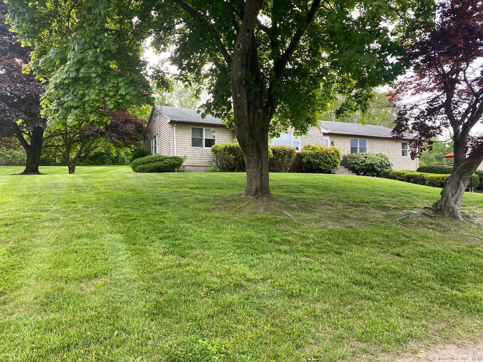 Property for Sale at 814 Robert Treat Drive, Orange, Connecticut - Bedrooms: 3 
Bathrooms: 2 
Rooms: 6  - $395,000