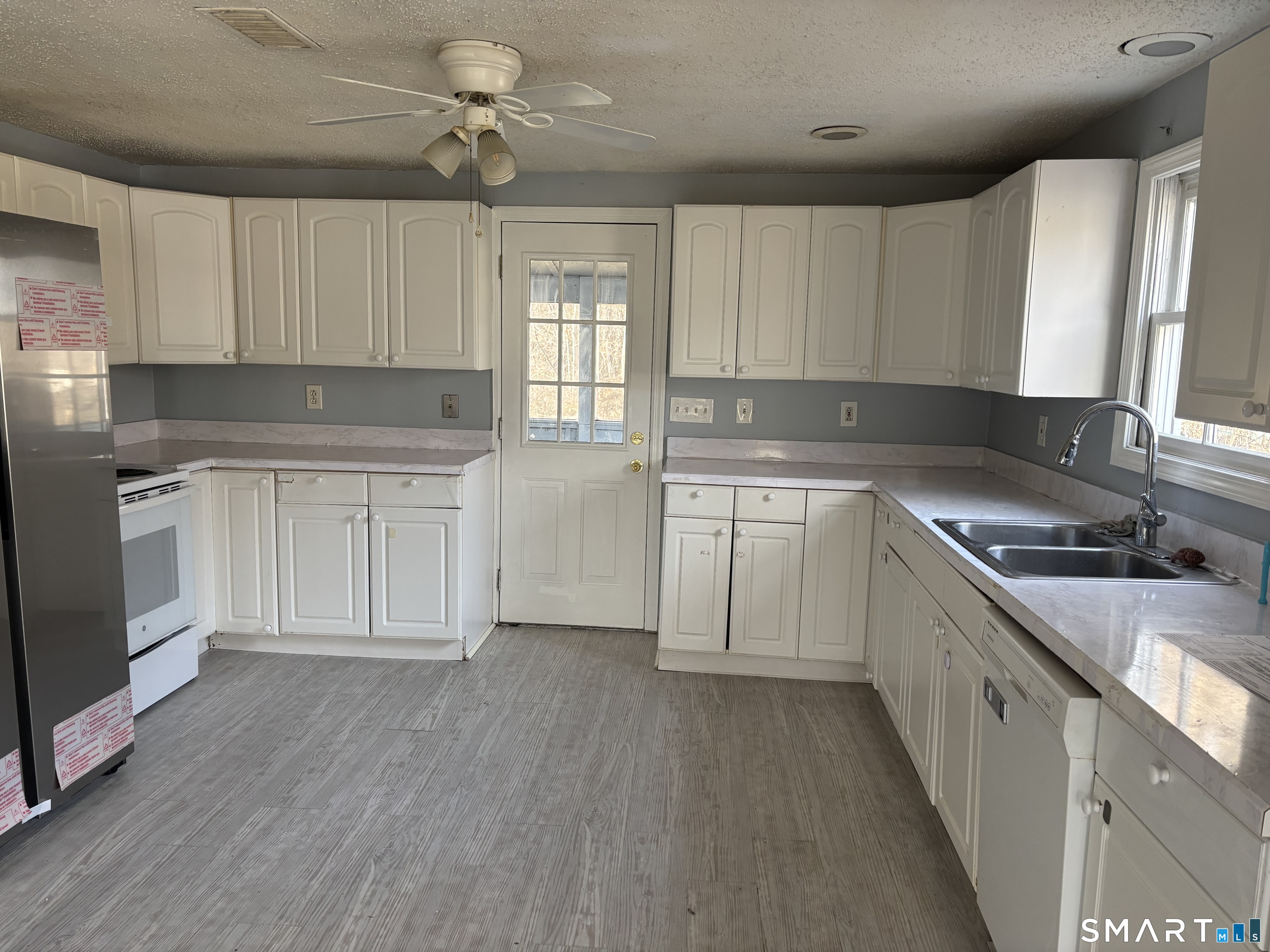 2105 Reservoir Avenue