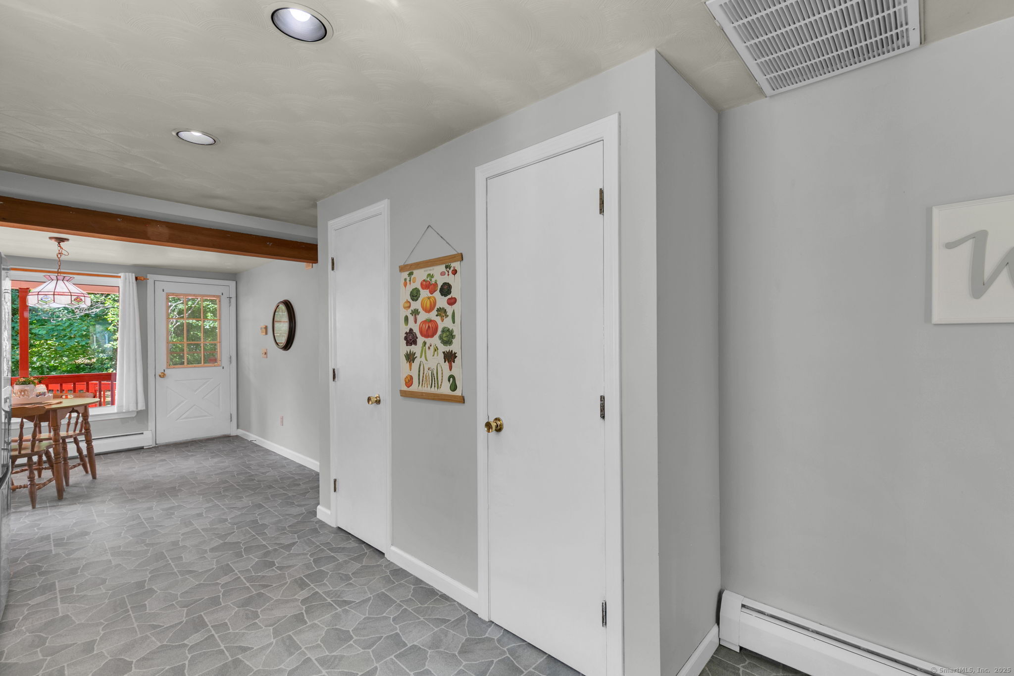 Plainville, Connecticut 06062, United States, 1 Bedroom Bedrooms, ,1 BathroomBathrooms,Residential,Coming Soon,188259