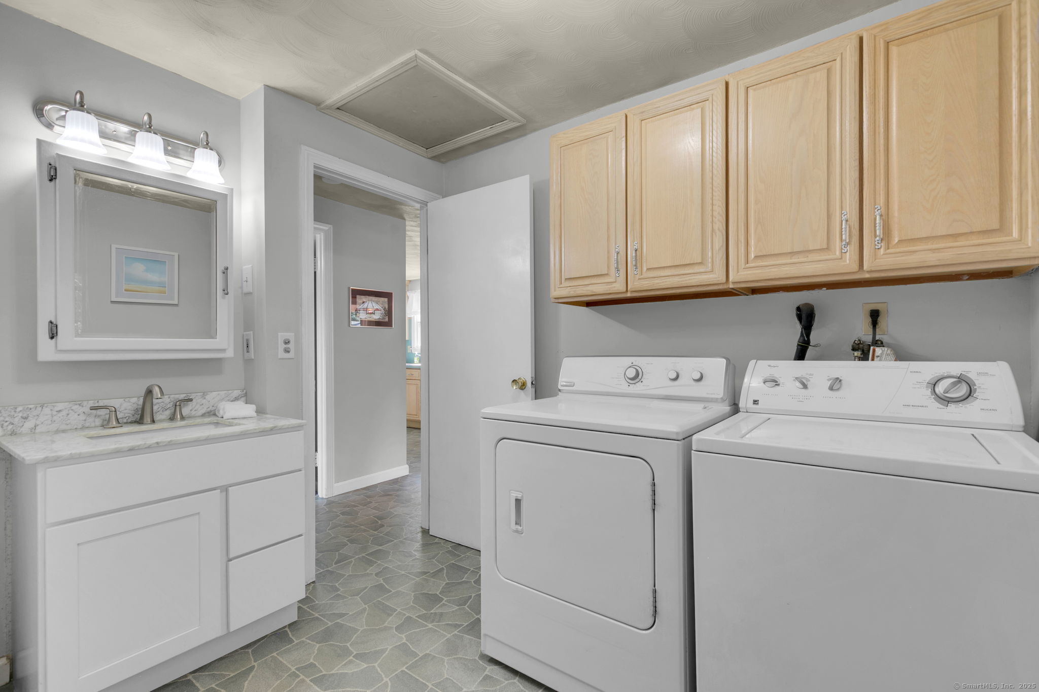 Plainville, Connecticut 06062, United States, 1 Bedroom Bedrooms, ,1 BathroomBathrooms,Residential,Coming Soon,188259